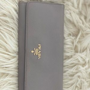 Prada Argilla Saffiano Gray Leather Wallet M1132